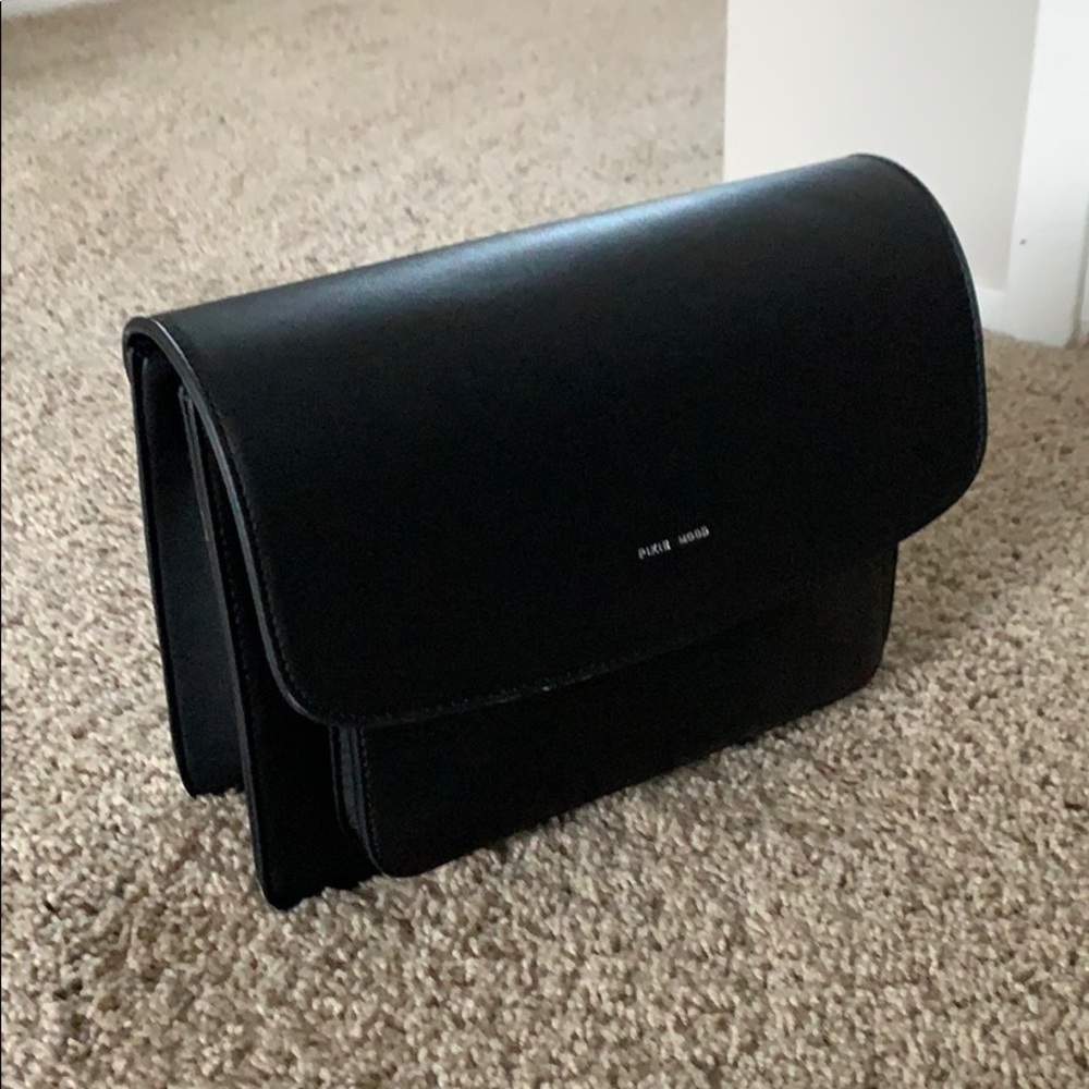 Crossbody purse